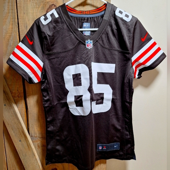 A Nike official NFL Cleveland Browns #85 Njoku jersey in a women's size medium. - Picture 1 of 6